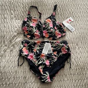 NWT Elomi swimsuit. Top is 38G and bottoms are a US 16.